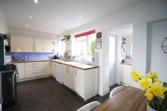 Kitchen/Dining...