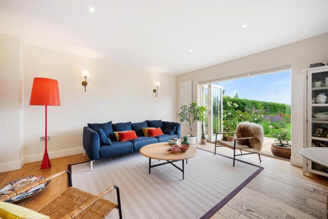 Lounge Family Room .2.jpg