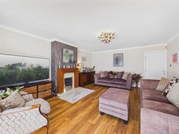 3 bed Semi-Detached Bungalow for sale Image 5