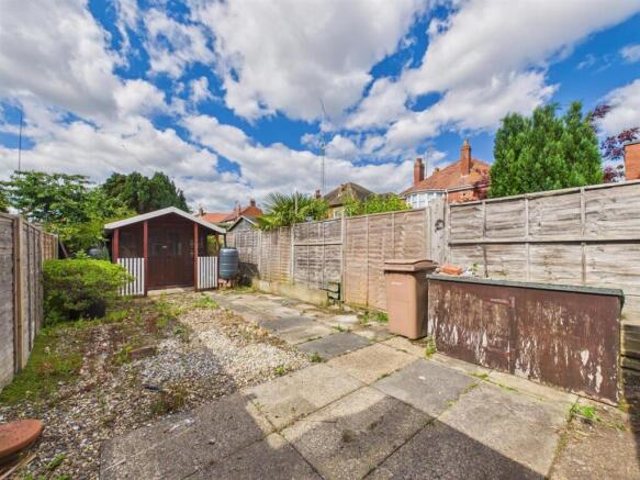 2 bed Flat for sale Image 9