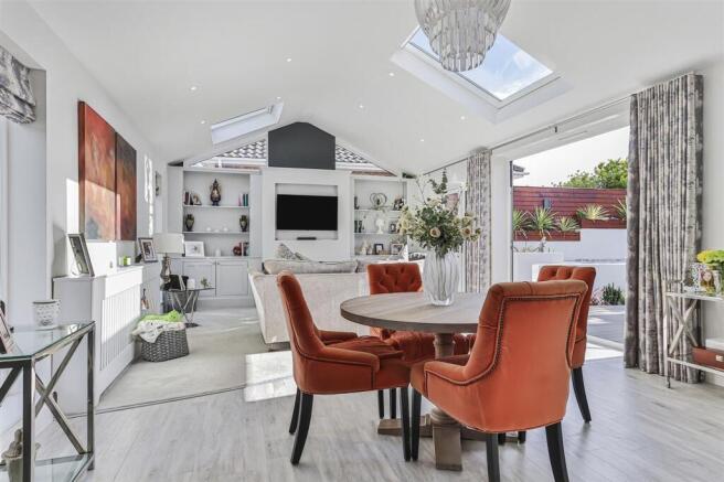 Kitchen / Dining / Family room