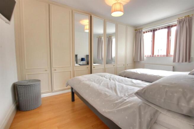 2 bed Detached Bungalow for sale Image 10