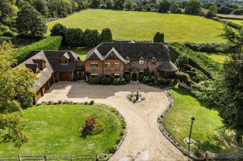 Fryern Road, Pulborough, RH20