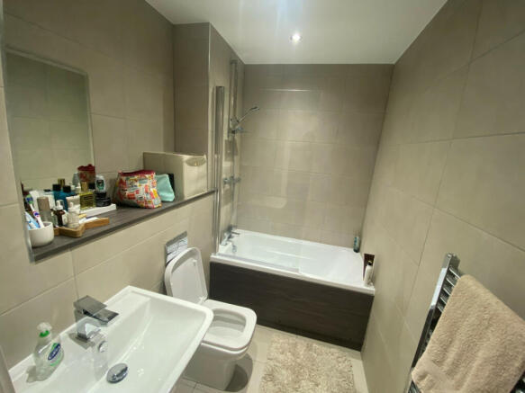 1 bed Apartment to rent Image 4