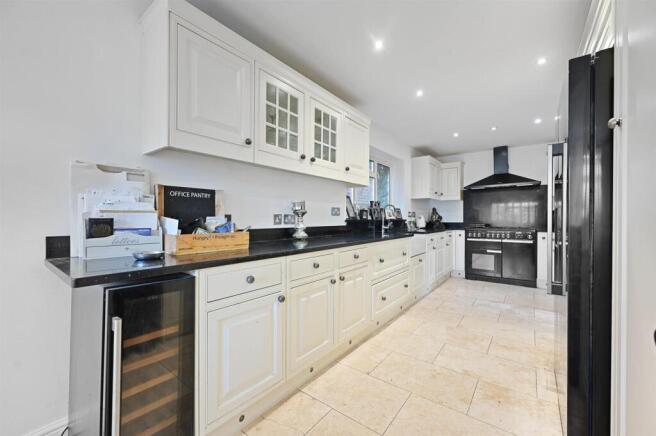 P&V - Ochenta - Kitchen3 (1).jpg