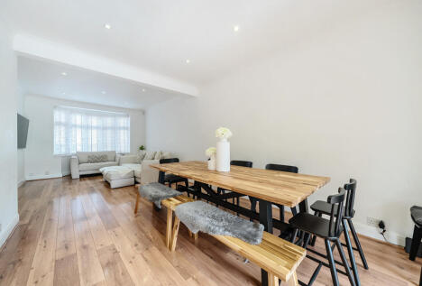Hamilton Avenue, Romford, RM1