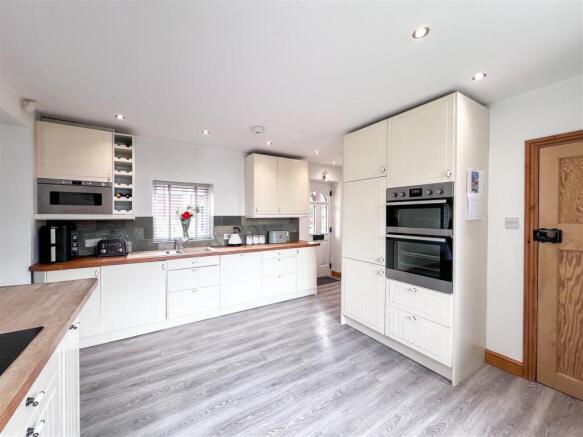 Kitchen / Living / Dining