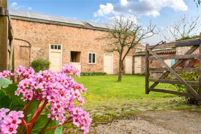 4 bed Detached for sale Image 7