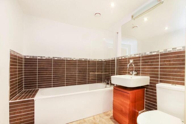 2 bed Apartment for sale Image 11