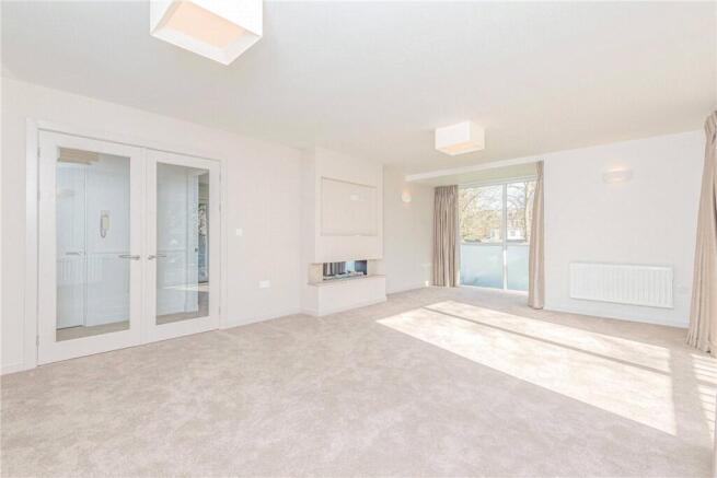 3 bed Apartment for sale Image 4