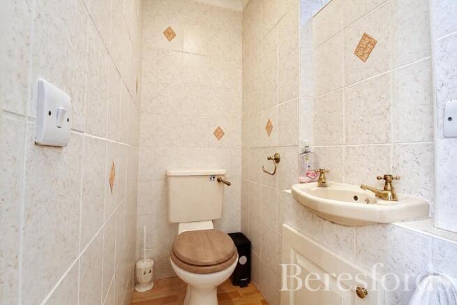 Downstiars Wc