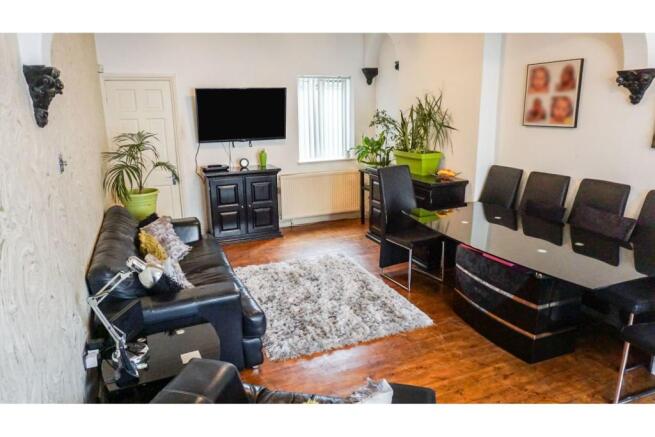 Lounge/Dining Room