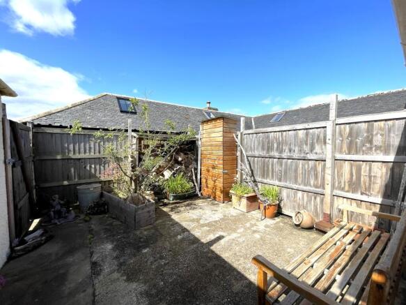Courtyard a.JPG