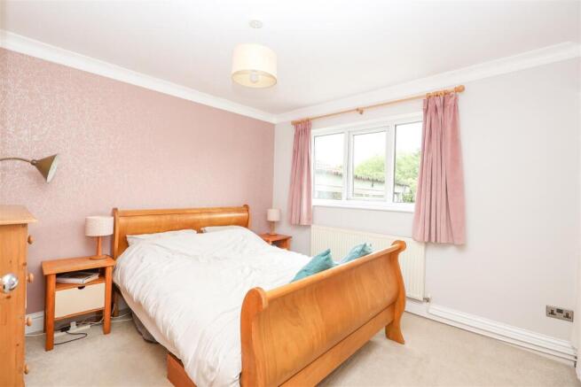 2 bed Detached Bungalow for sale Image 5