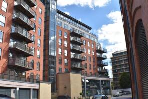 Flat 21, 3 The Quays, Concordia Street, Leeds LS1 4ES