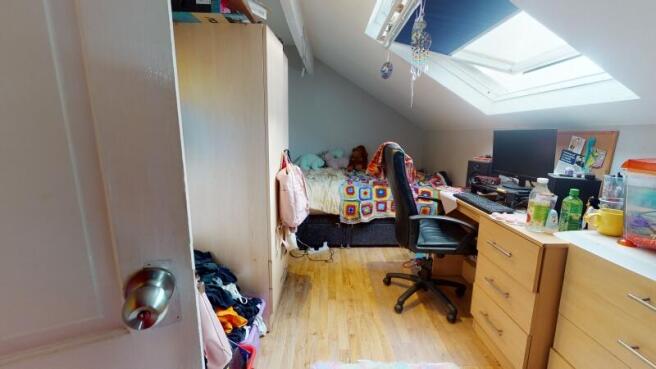 3 bed Terraced to rent Image 6
