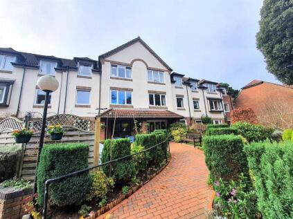 Park View Court, Queens Park