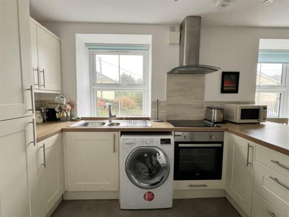 Kitchen Area: