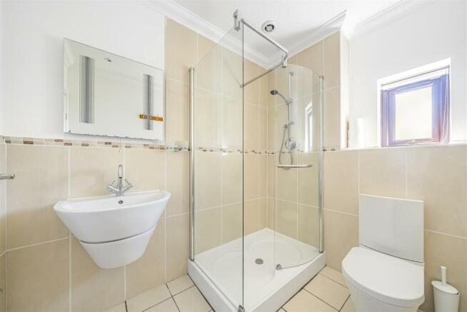 Ensuite to Bedroom 2