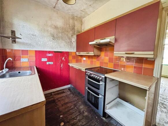 3 bed Terraced for sale Image 4
