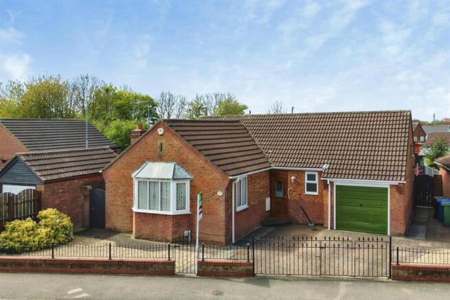 3 bed Detached Bungalow for sale Image 7