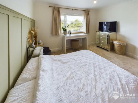 Bedroom 2 (2).jpg
