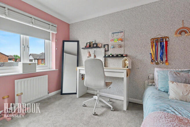 3 bed Semi-Detached for sale Image 11