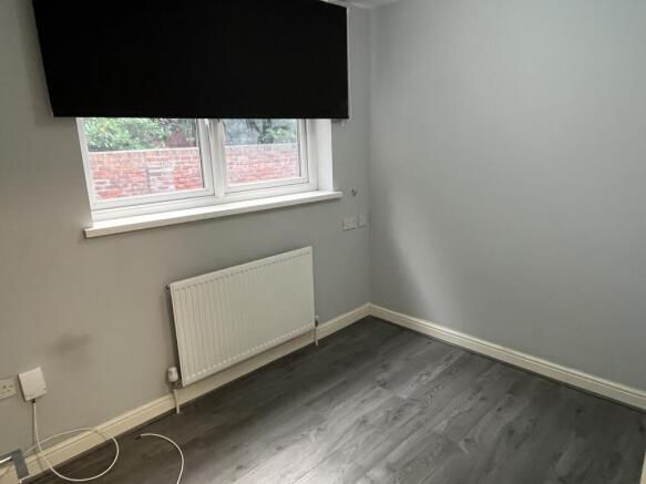 2 bed Flat to rent Image 10