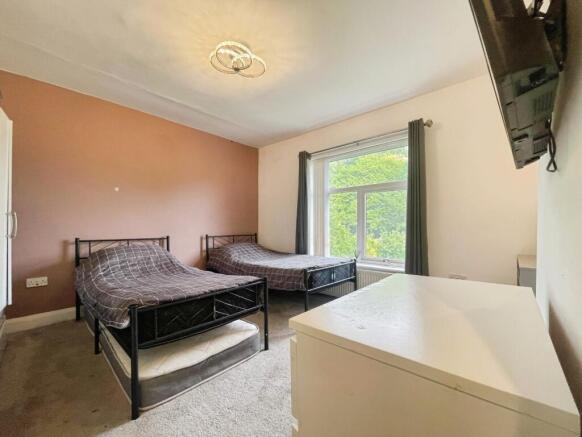 3 bed Semi-Detached for sale Image 8