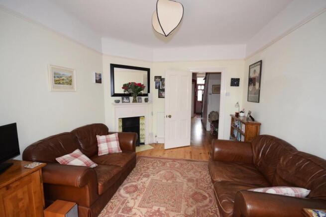 DINING ROOM.JPG