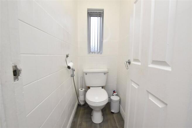 5 bed Semi-Detached for sale Image 10