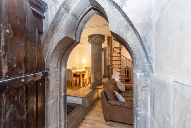2 bed Character Property to rent Image 12