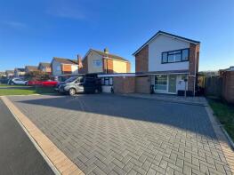33, Field Barn Drive, Weymouth DT4 0EE