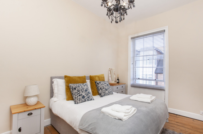 4 bed Town House for sale Image 9