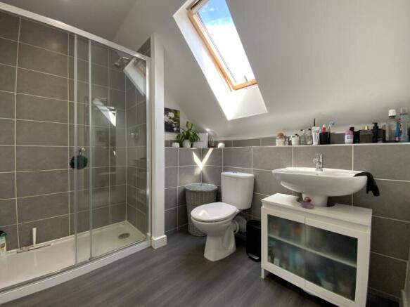 4 bed Detached for sale Image 7