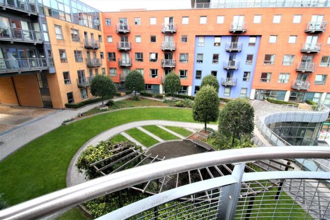 2 bed Apartment to rent Image 5