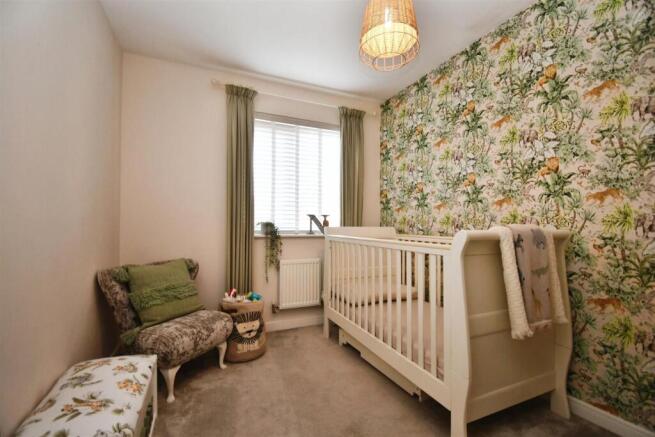 4 bed Detached for sale Image 12