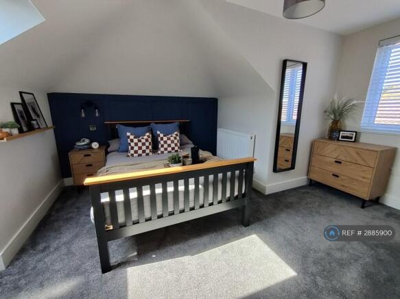 Room 6 - Ensuite Double - £745pcm