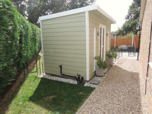 Salon Outbuilding