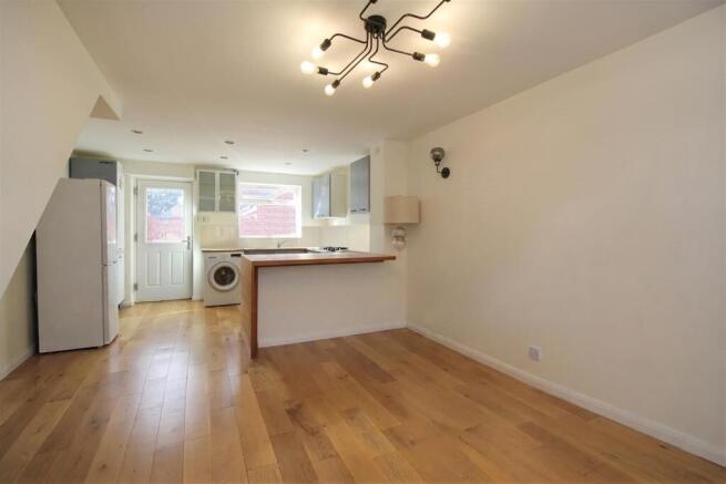 Lounge/Kitchen