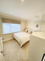 22, Highview Court, High Road, Loughton IG10 4QZ