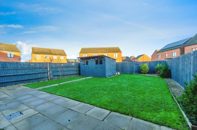 11, Uxbridge Close photo 4