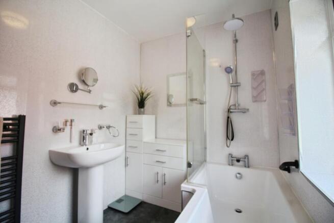 3 bed Semi-Detached for sale Image 11