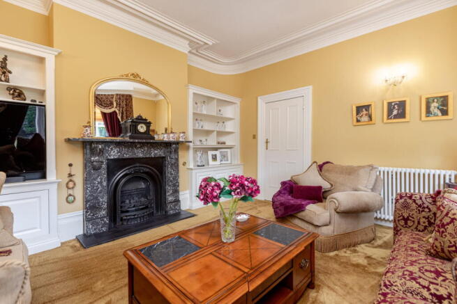 5 bed Semi-Detached for sale Image 9