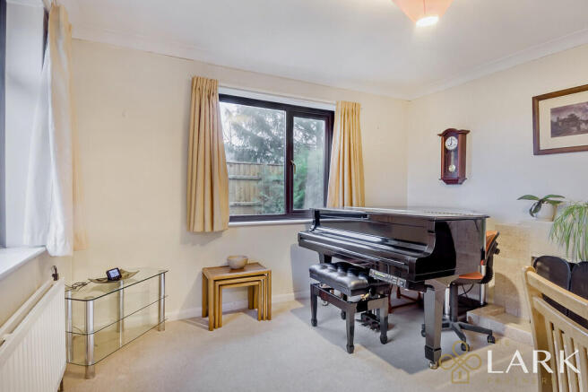 8676980-interior0...