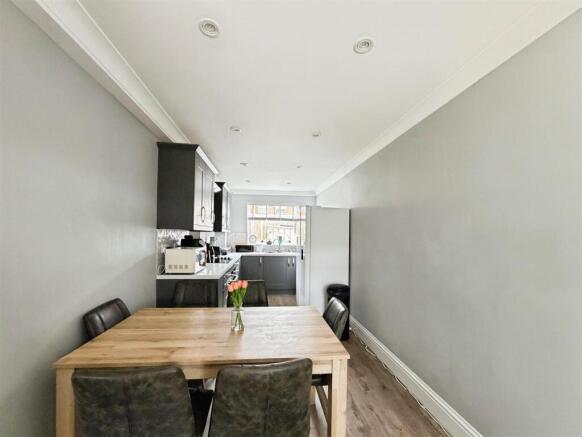 afb1aa92-kitchen1.jpeg