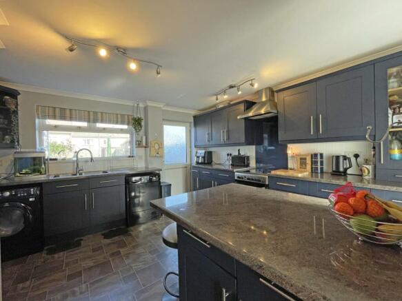 Inchkeith Road 29 - KItchen 1.jpg