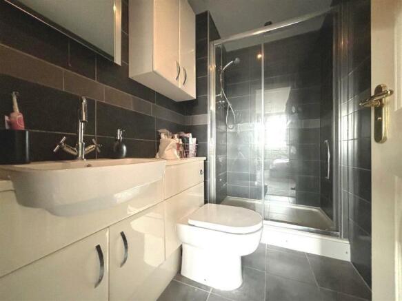 Shower Room.jpg