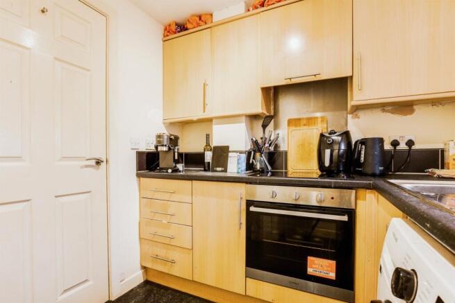 1 bed Apartment to rent Image 5