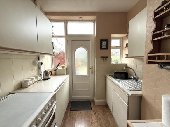 3 bed Semi-Detached for sale Image 4